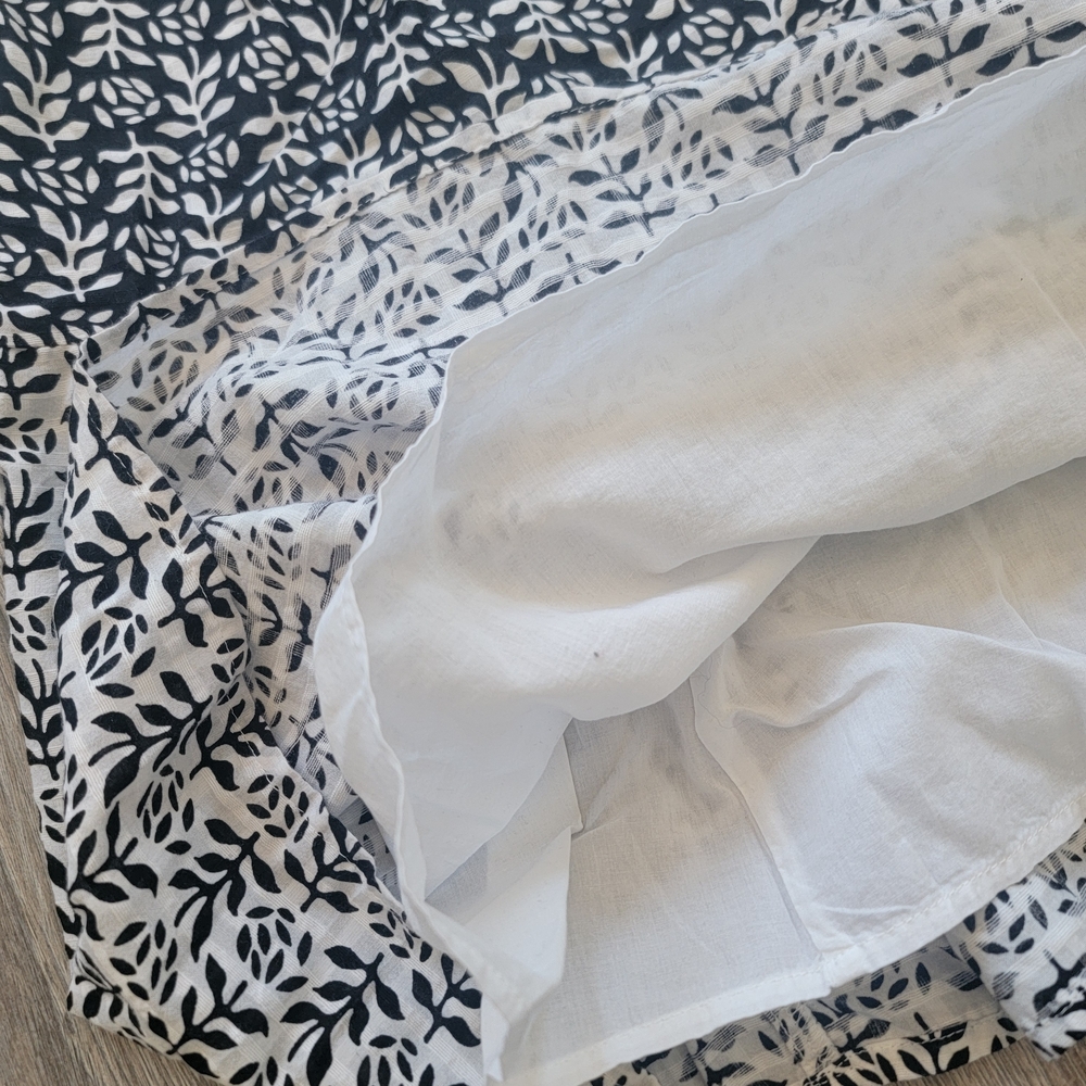 Black and White Leaf Patterned Cotton Maxi Skirt - Picture 3 of 5